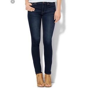 New York and Company low rise skinny jeans